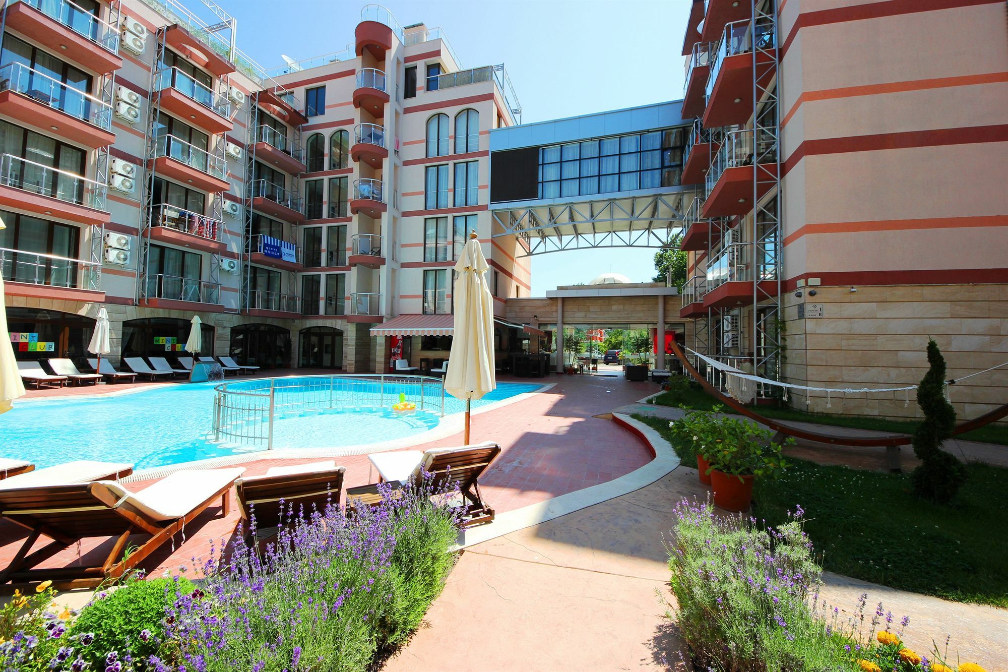Menada Tarsis Apartments Sunny Beach Exterior foto